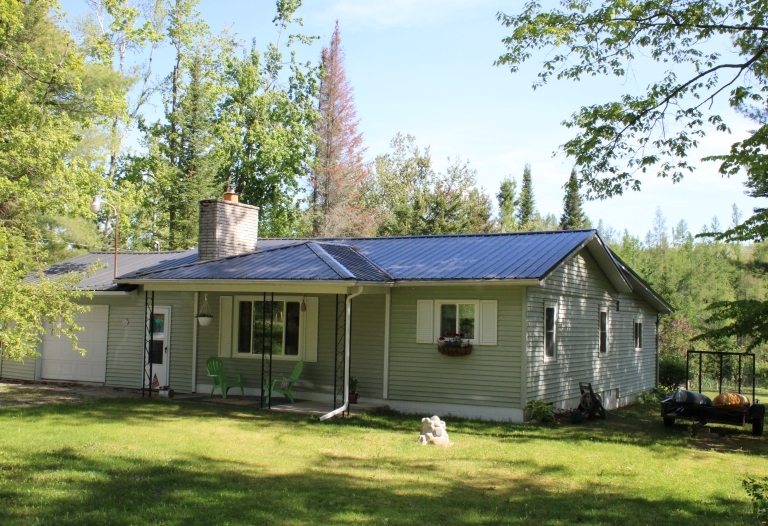 WATERFRONT CHARM WITH PERRY LAKE ACCESS